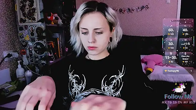 NaniMoore online show from 12/21/25, 09:04