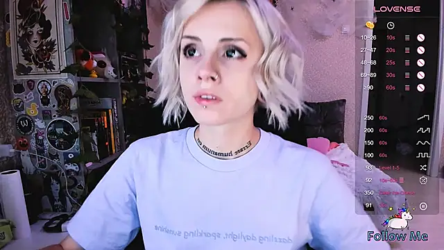 NaniMoore online show from 10/15/25, 08:39