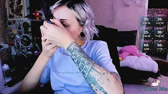 NaniMoore online show from 11/02/25, 08:25