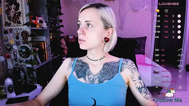 NaniMoore online show from 10/21/25, 09:41