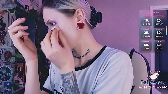 NaniMoore online show from 03/05/26, 08:16