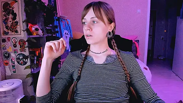 NaniMoore online show from 03/01/25, 08:10