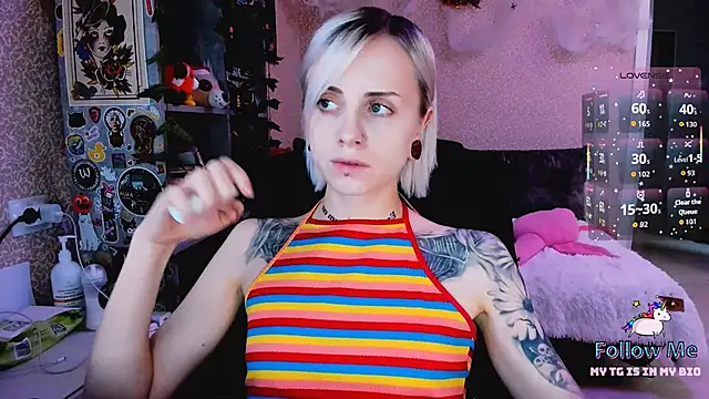 NaniMoore online show from 11/21/25, 09:14