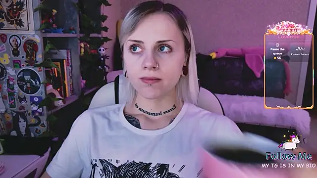 NaniMoore online show from 02/16/26, 09:02