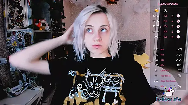 NaniMoore online show from 10/12/25, 07:54