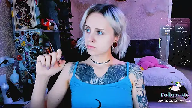 NaniMoore online show from 11/28/25, 08:31