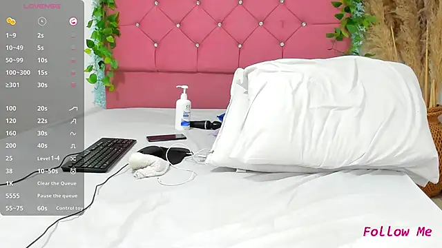 Snapshot of arisha_hot chatting on 11/21/25, 11:20 arisha hot online show from 11/21/25, 11:20