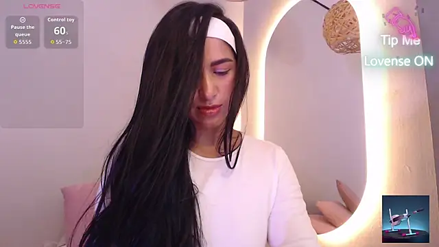 Thayssa ross online show from 05/31/26, 06:09
