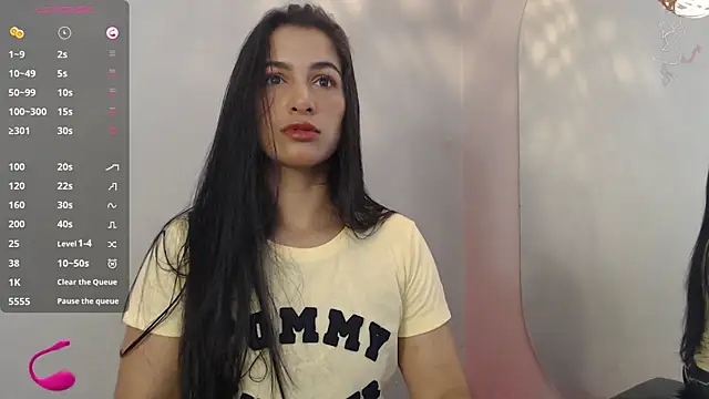 Thayssa ross online show from 11/07/25, 02:54