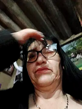 clarita 01 online show from 11/18/25, 10:40