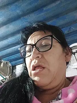 Snapshot of clarita_01 chatting on 06/16/26, 11:43 clarita 01 online show from 06/16/26, 11:43