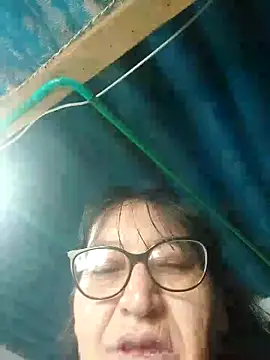 clarita 01 online show from 12/18/25, 12:20