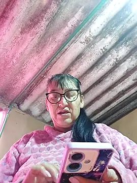 clarita 01 online show from 11/08/25, 11:14