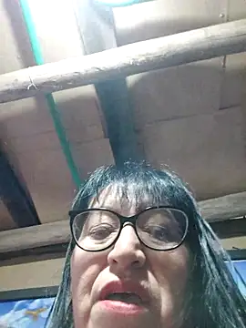 clarita 01 online show from 10/15/25, 11:51