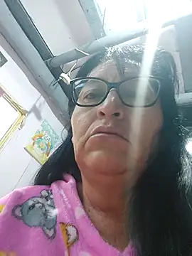Snapshot of clarita_01 chatting on 07/04/26, 11:38 clarita 01 online show from 07/04/26, 11:38