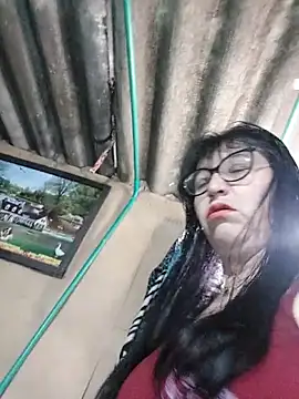 clarita 01 online show from 10/20/25, 11:33