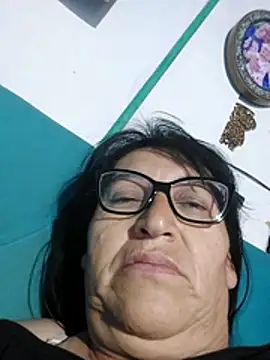 Snapshot of clarita_01 chatting on 06/25/26, 10:59 clarita 01 online show from 06/25/26, 10:59