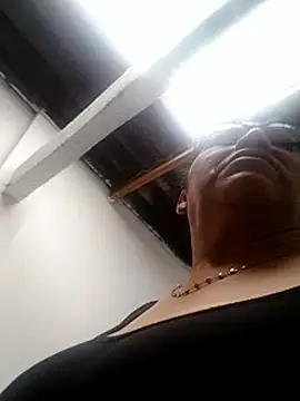 clarita 01 online show from 11/16/25, 04:45