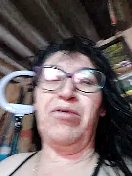 clarita 01 online show from 11/23/25, 11:42