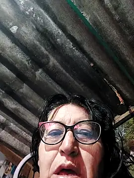 clarita 01 online show from 11/09/25, 11:14