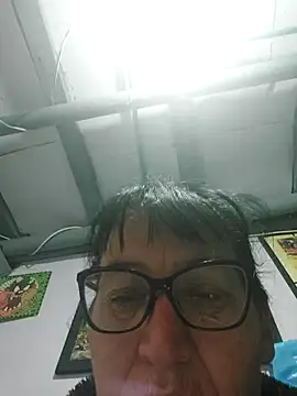 Snapshot of clarita_01 chatting on 05/31/26, 10:54 clarita 01 online show from 05/31/26, 10:54