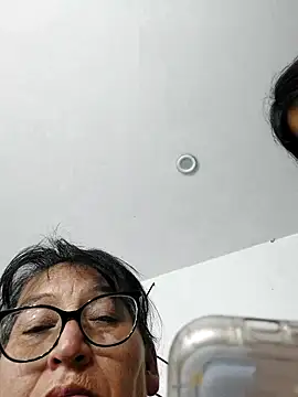 clarita 01 online show from 11/06/25, 12:58