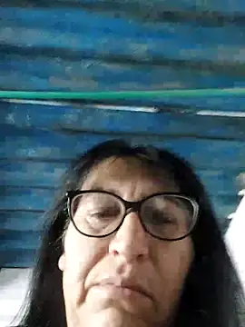 clarita 01 online show from 11/28/25, 12:38