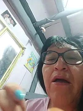 Snapshot of clarita_01 chatting on 06/26/26, 11:05 clarita 01 online show from 06/26/26, 11:05