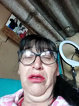 clarita 01 online show from 11/22/25, 11:42