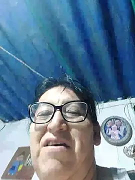 Snapshot of clarita_01 chatting on 05/04/26, 11:07 clarita 01 online show from 05/04/26, 11:07