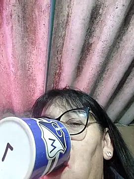 clarita 01 online show from 10/21/25, 12:15