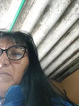 clarita 01 online show from 10/27/25, 11:44