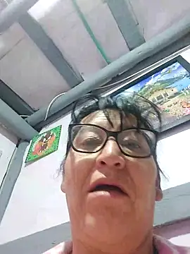 Snapshot of clarita_01 chatting on 05/10/26, 10:30 clarita 01 online show from 05/10/26, 10:30