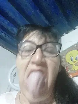 Snapshot of clarita_01 chatting on 07/11/26, 10:04 clarita 01 online show from 07/11/26, 10:04