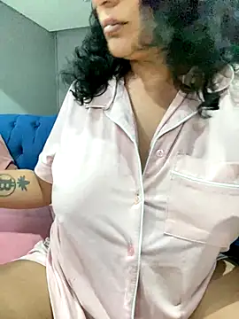 Indianbutter11 online show from 11/17/25, 07:51