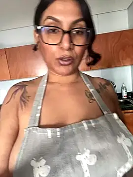 Indianbutter11 online show from 10/29/25, 05:06