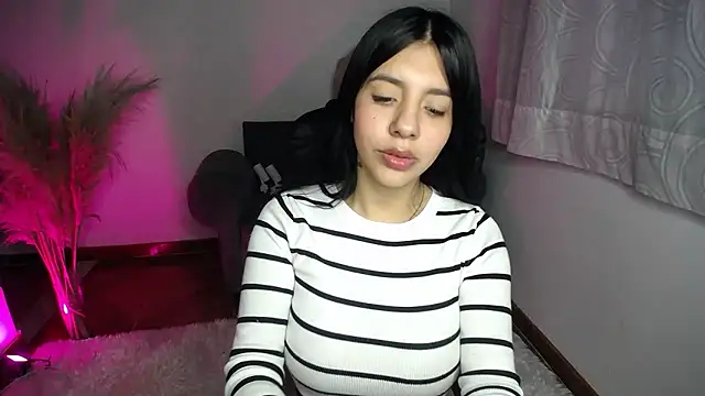 Snapshot of Alin_Aly chatting on 01/15/26, 10:24 Alin Aly online show from 01/15/26, 10:24