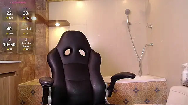 Snapshot of Ethan_lennox chatting on 10/23/25, 10:19 Ethan lennox online show from 10/23/25, 10:19