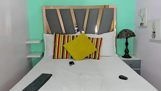 Snapshot of Ethan_lennox chatting on 12/22/25, 08:09 Ethan lennox online show from 12/22/25, 08:09