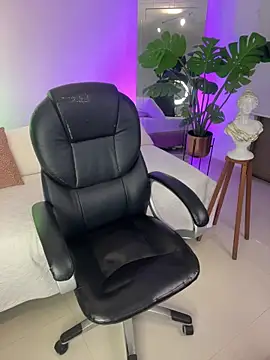 JANYLOVE   online show from 04/24/26, 11:23