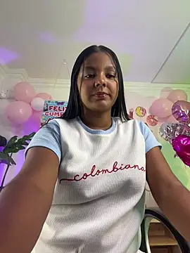 Snapshot of JANYLOVE__ chatting on 06/18/26, 11:04 JANYLOVE online show from 06/18/26, 11:04