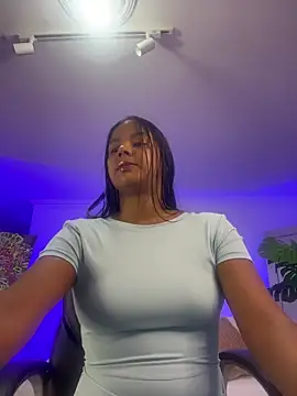 JANYLOVE   online show from 05/31/26, 11:05