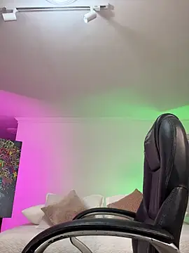 JANYLOVE   online show from 05/27/26, 11:06
