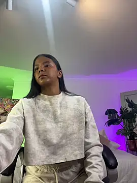 JANYLOVE   online show from 05/08/26, 11:03