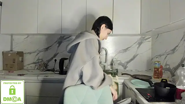 Ayesha Thebestt online show from 01/09/26, 10:39