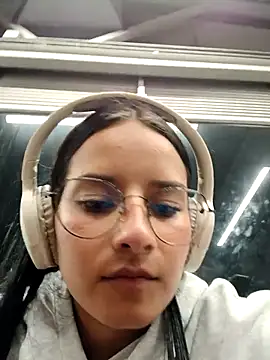  vaness online show from 04/14/26, 05:34