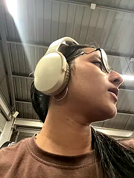  vaness online show from 11/28/25, 05:07