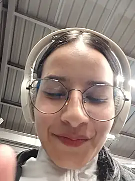  vaness online show from 04/05/26, 05:47