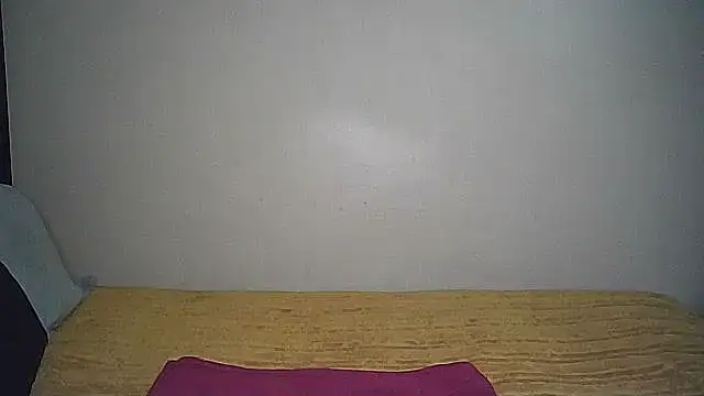Snapshot of SuvieyX chatting on 05/25/26, 05:18 SuvieyX online show from 05/25/26, 05:18
