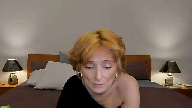 Snapshot of SimonaDeBeauvoir chatting on 02/20/26, 02:08 SimonaDeBeauvoir online show from 02/20/26, 02:08